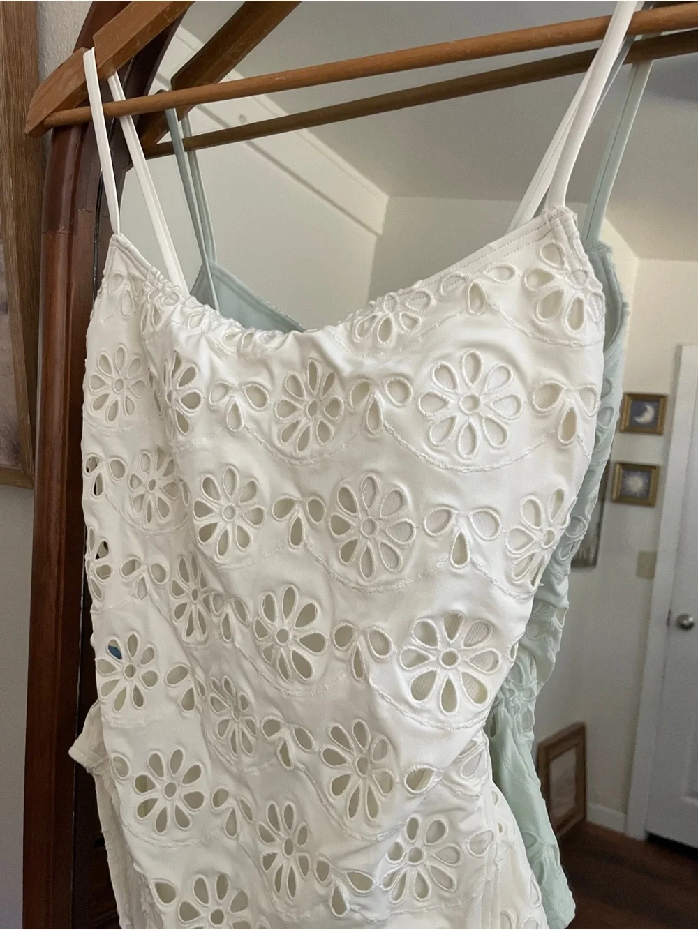 NWT Kate Spade Women's Eyelet Tie Back One Piece Swimsuit Size M $200 MSRP